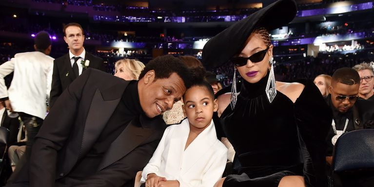 VIDEO / Bianca Drăguşanu a tunat şi a fulgerat: „Sunt foarte supărată! Beyonce m-a rugat insistent să-i fac rochia pentru Premiile Grammy 2018”. Ce a urmat ulterior