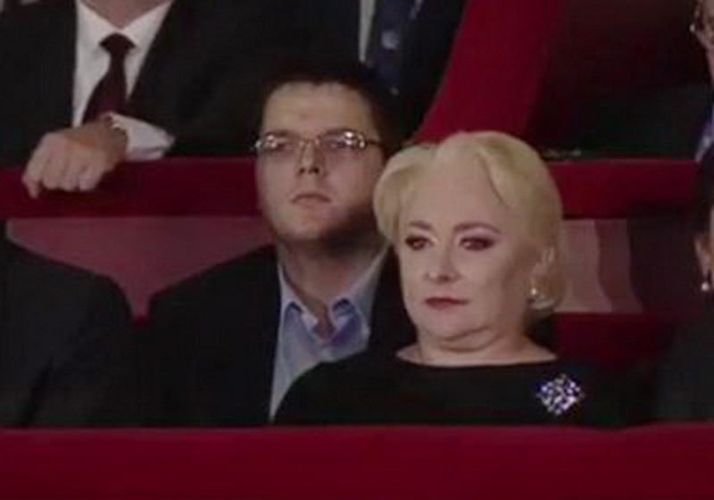 Fiul Vioricăi Dăncilă e în ”tatonări” cu un fost ”iepuraș" Playboy