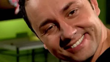 Maruta se uita dupa o blonda sexy si o atinge asa cum nu ai fi crezut niciodata! Oare Andra stie ce face sotul ei?