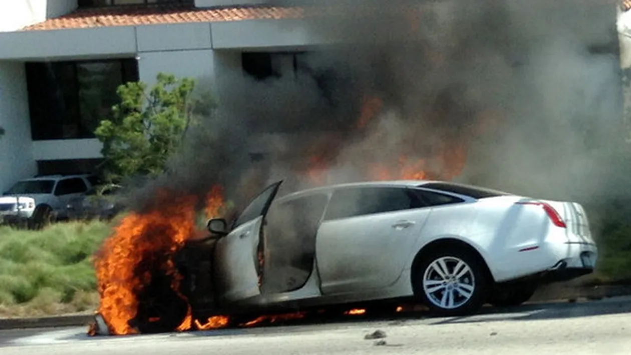 O legenda a filmului american era sa arda de vie. Actorul a fost salvat in ultima clipa din masina in flacari