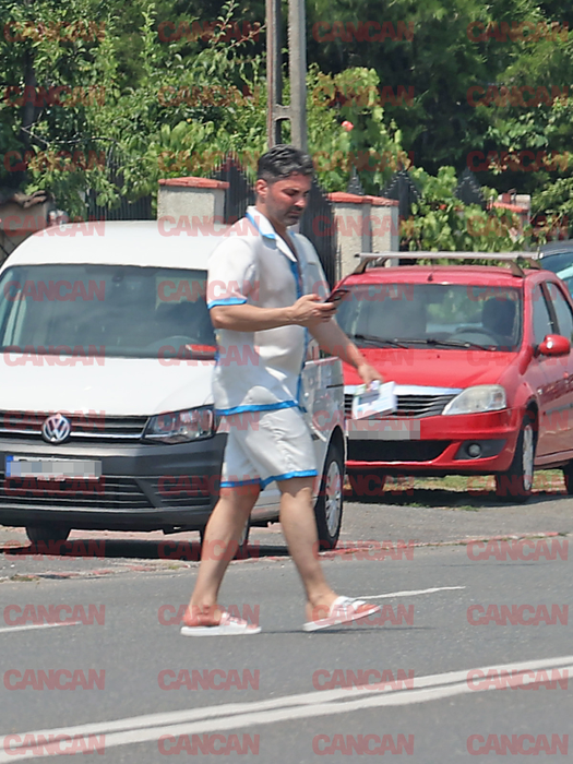 Pepe traversează prin loc nepermis cu ochii în telefon