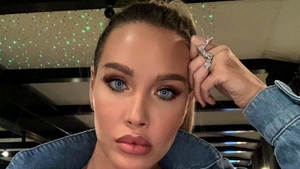 Problemele se țin lanț de Raluca Podea! După moartea tatălui său, blondina a ajuns pe perfuzii: ”Abia văd să merg”