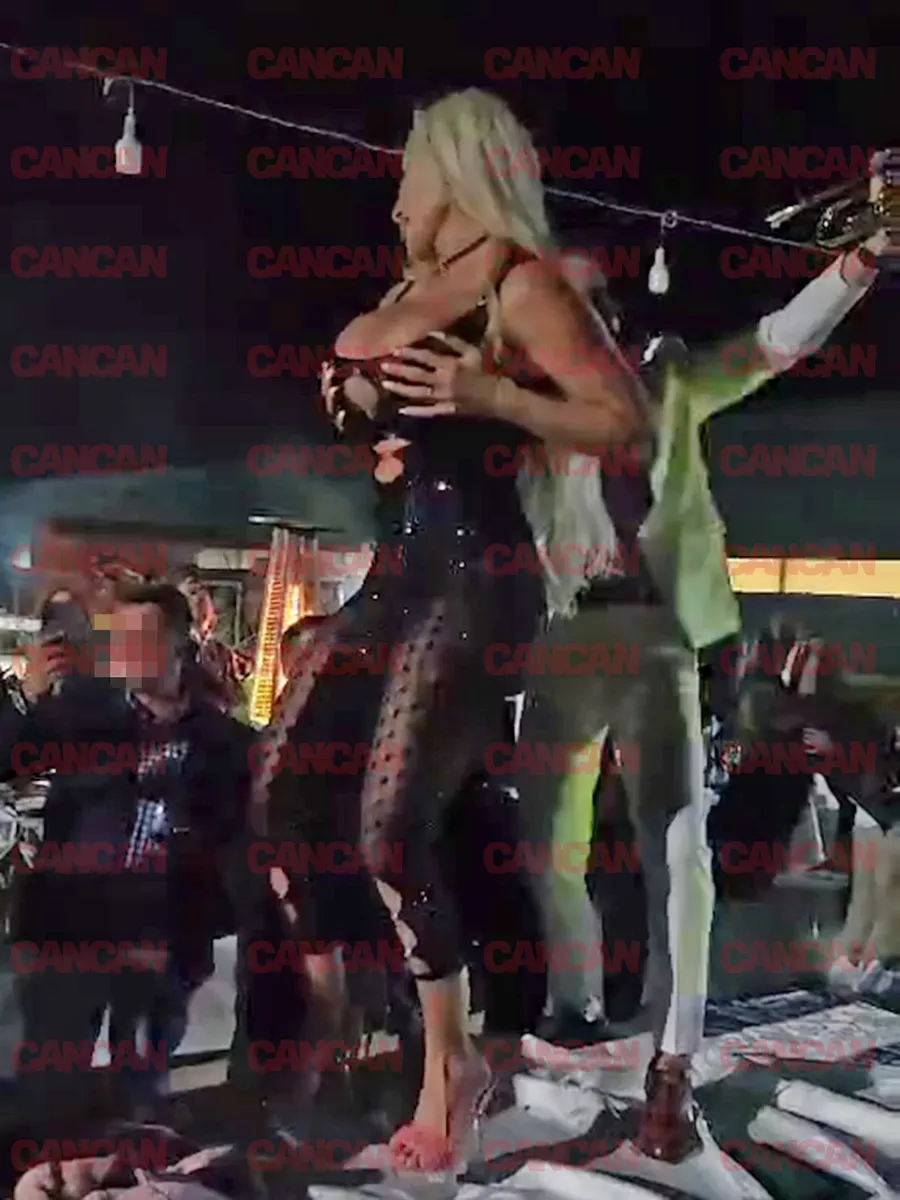 Valentina a încins și mai mult atmosfera când și-a pus mâinile pe sâni