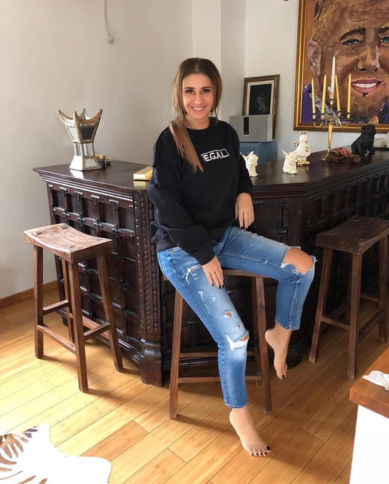 Cum s-a pozat Anamaria Prodan, în Dubai, la piscină. A postat imaginea pe Internet în urmă cu puţin timp