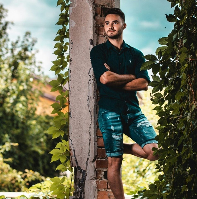 Duhovnicul tânărului care s-a sinucis în Buzău, îngenuncheat de durere! Mesajul cutremurător postat despre Vasile Burtea
