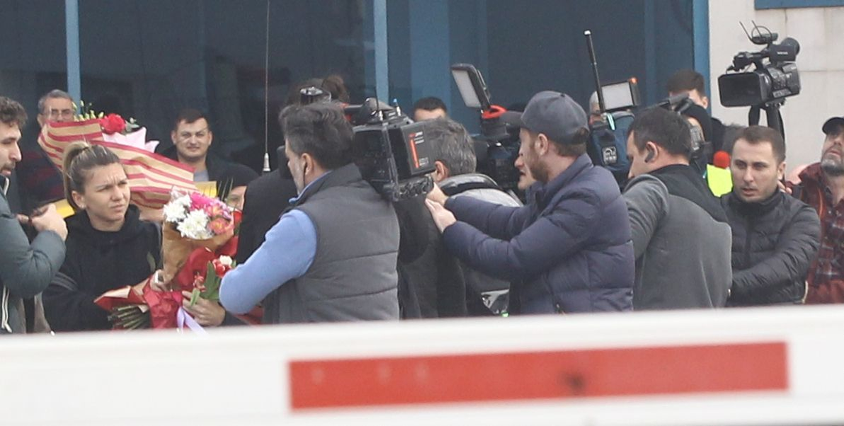 Simona Halep a revenit azi în ţară! Imagini LIVE de pe Aeroportul Otopeni