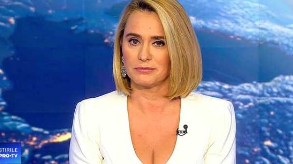 Cât a pătimit Andreea Esca din dragoste: ”Sufeream ca un câine. Nu erau prea multe ocaziile ca să fii sigură că te place...”