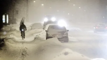 De miercuri noapte se intorc ninsorile si vantul puternic! Capitala si 13 judete din estul si sudul tarii, sub cod galben