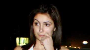 SOCANT Sexy Braileanca, inselata de vrajitoare cu 3.000 de euro pentru bani si noroc in dragoste: „Mi-au facut o papusa din ceara de epilat si picaturi de sange