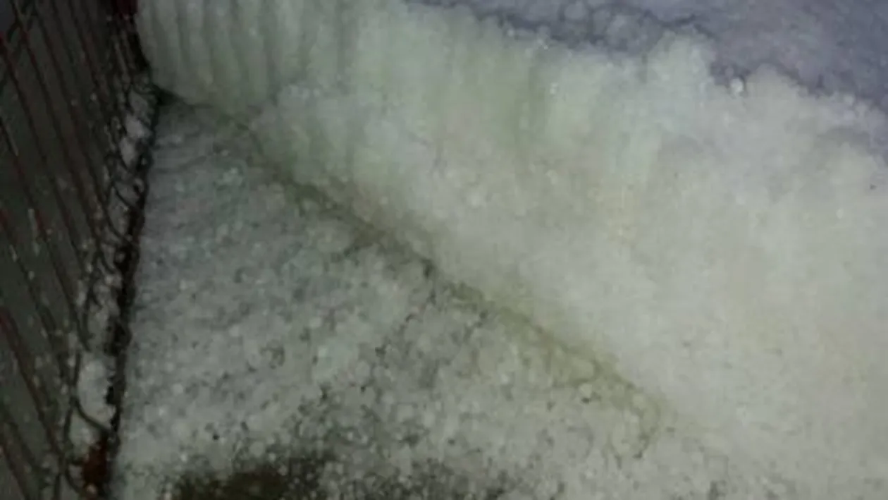 Localităţi din Gorj, acoperite de un strat de gheaţă de 10 cm! Imagini incredibile