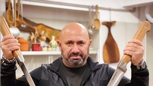 „Chef Cătălin Scărlătescu s-a băgat în mine. Sunt o femeie”. Blonda celebră care s-a pierdut din cauza gestului făcut de unul dintre jurații „Chefi la cuțite”