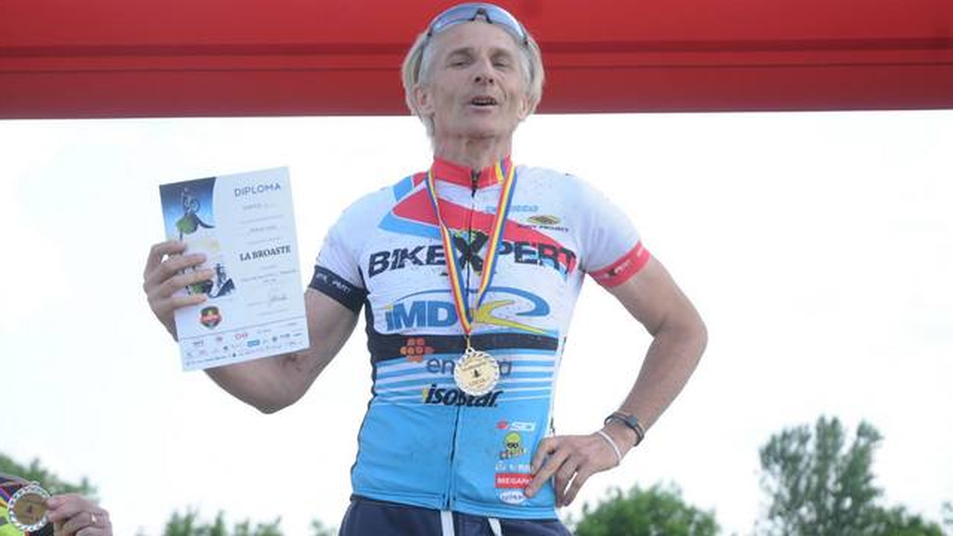 La 59 de ani, Andy Brunner poate face gelos orice sportiv de performanta! Castiga medalie dupa medalie la ciclism!