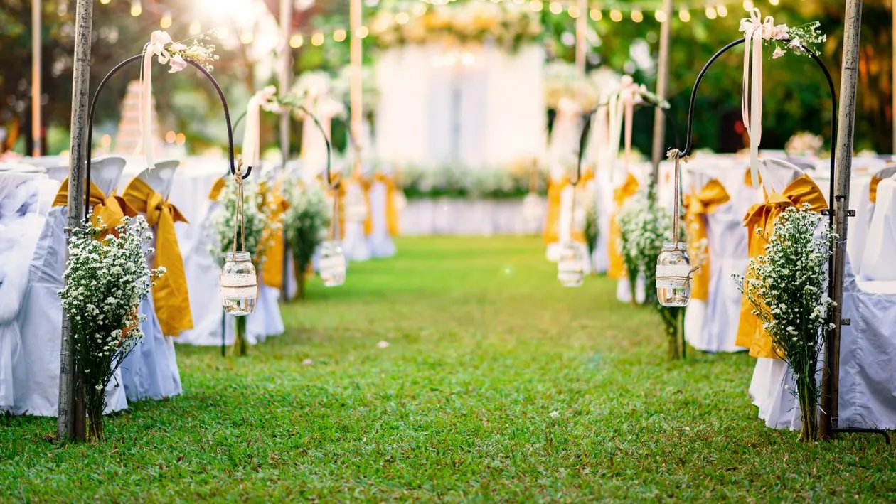 Se anunță noi măsuri de relaxare. Fără mască în zonele cu grad mare de vaccinare, nunți și botezuri pentru cei vaccinați sau testați negativ