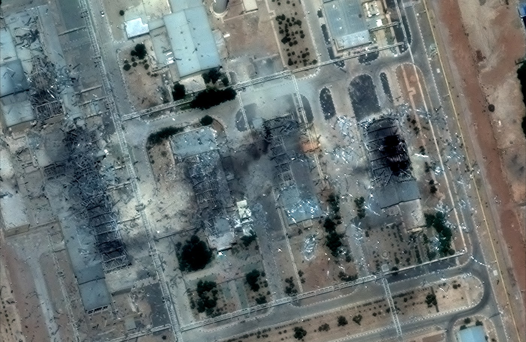 Imagine din satelit furnizată de Maxar Technologies care arată pagubele produse în urma loviturilor SUA asupra instalației de îmbogățire nucleară de la Isfahan din centrul Iranului. Foto: Profimedia
