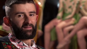 Cine e, de fapt, Florin Mîndru? “Kiss Love” a venit la Românii au Talent ca să-și găsească jumătatea, dar a plecat cu coada între picioare