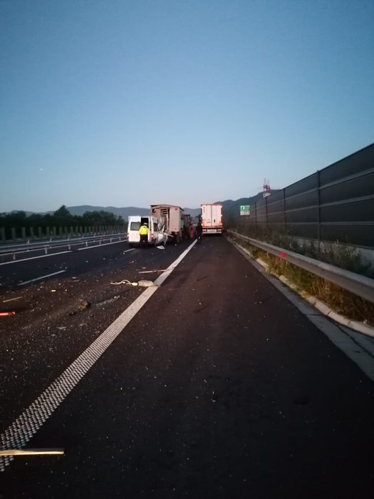 Tragedie pe A1. O mamă a murit, copiii și soțul, în stare gravă la spital