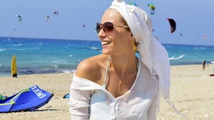 Laura Cosoi a fost in concediu cu iubitul in Lefkada, dar nu s-au prea intalnit. Ea a stat cu fetele, el a facute kite