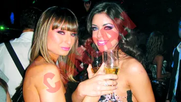 A primit un lant cu diamant si un tort imens