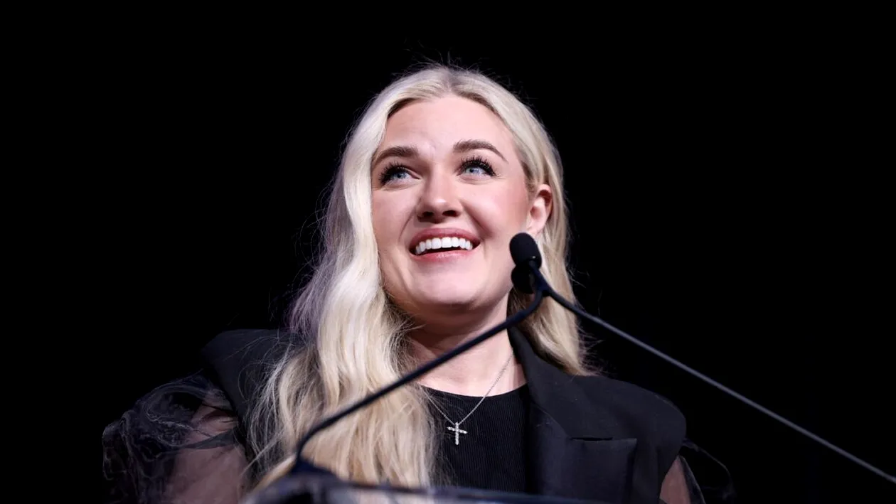 Legătura secretă dintre Erika Kirk și România. Motivul pentru care a venit aici în repetate rânduri a fost dezvăluit