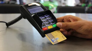 Taxe mari la plata cu cardul pentru acești români. Atenție mare atunci când călătoriți