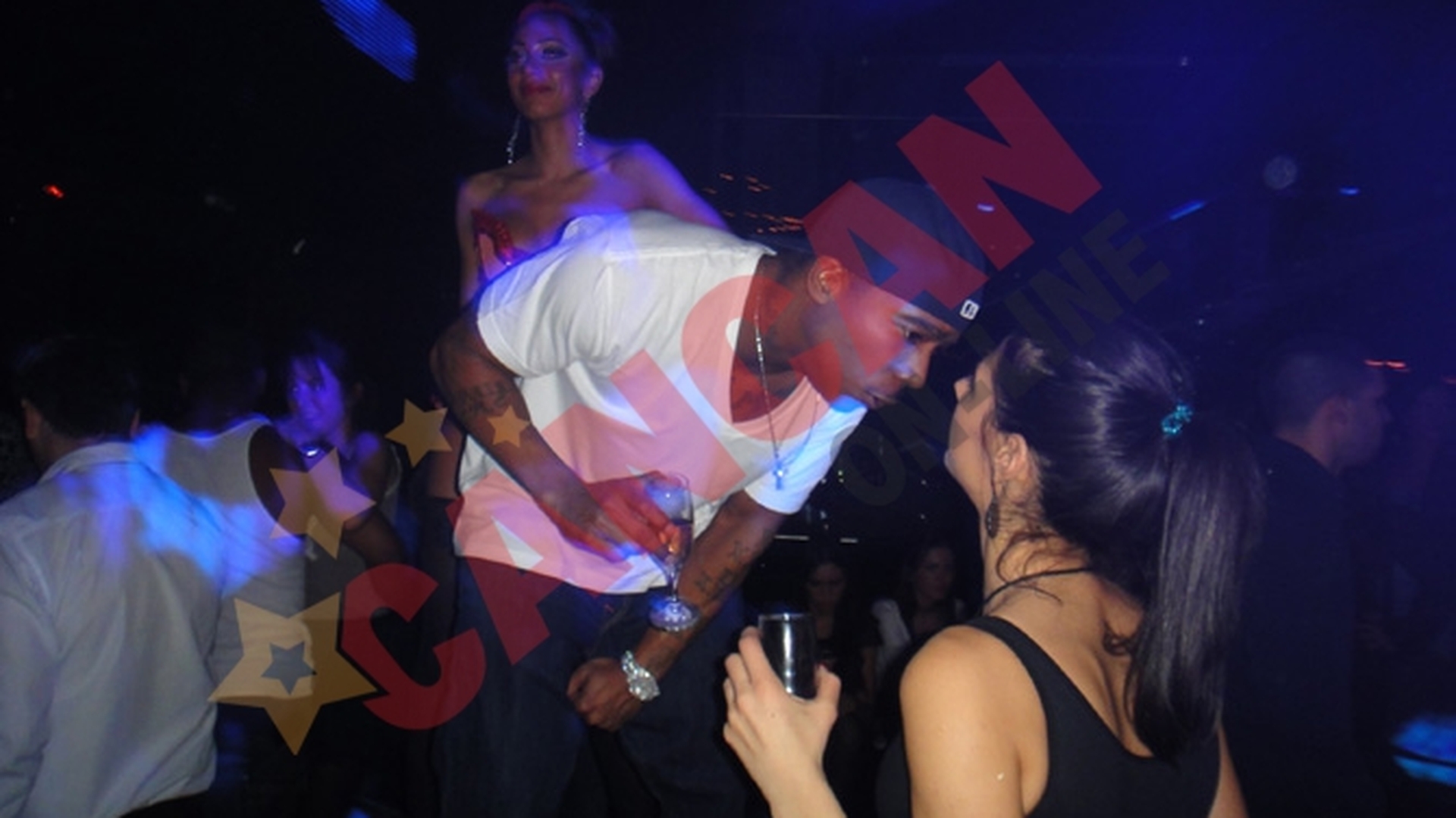 Ja Rule si-a pierdut mintile intr-un club bucurestean!