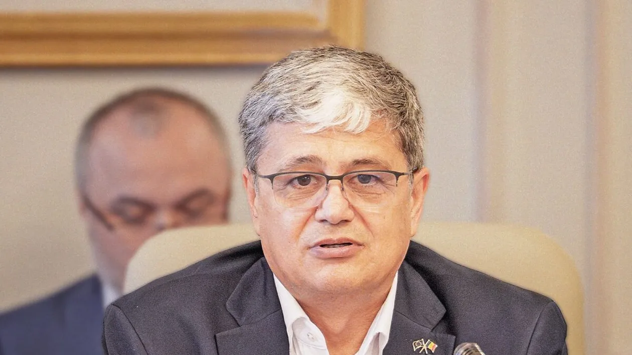 Cum se apără ex-ministrul Finanțelor, Marcel Boloș, după imaginile apărute pe o aplicație de dating pentru bărbați: “Nu mă expuneam în asemenea hal”