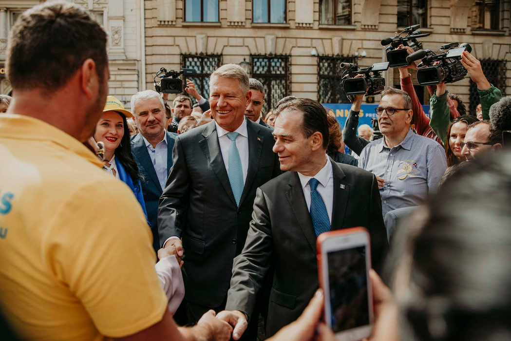 Cum arată soția lui Ludovic Orban, premierul desemnat de Klaus Iohannis. Cu ce se ocupă Mihaela