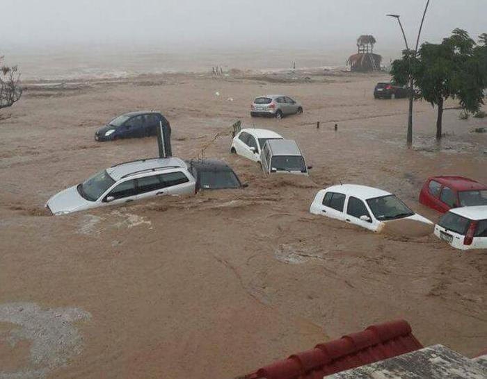 Inundatii in Calabria, Italia