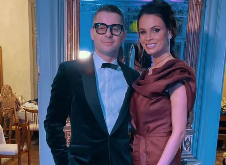 Vedeta si Adi Sînă știu să împace armonios viața de familie și cea amoroasă