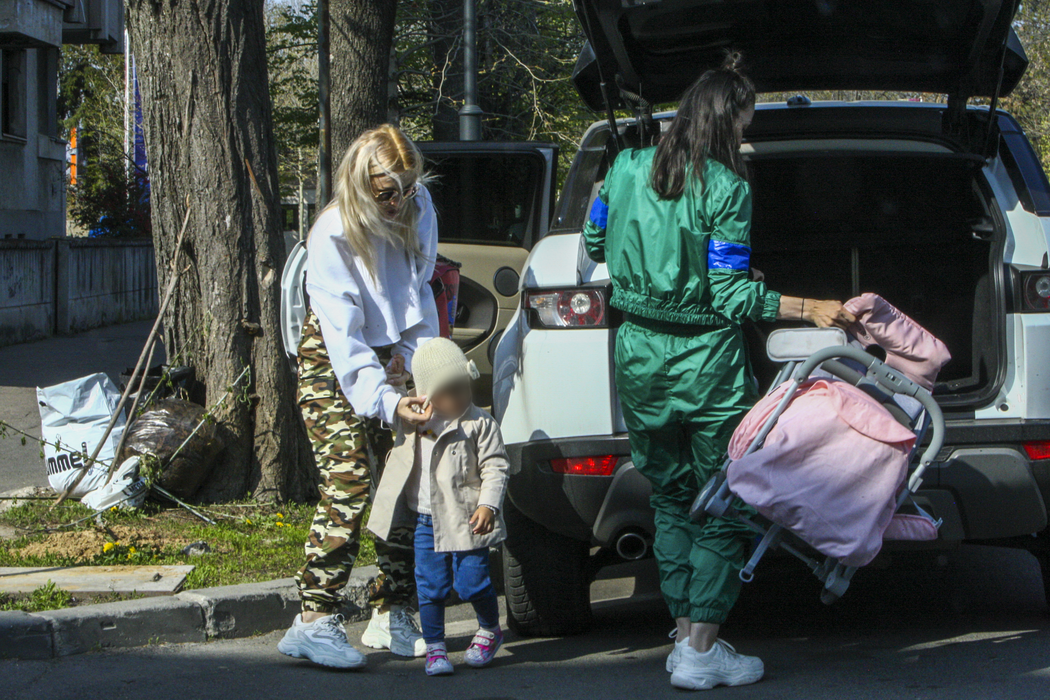 Un "comando" pentru ieșirea în parc