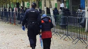 O bătrână s-a rătăcit în Bucureşti seara trecută. Știa la ce adresă locuiește, dar nu știa cum să ajungă. Ce s-a întâmplat