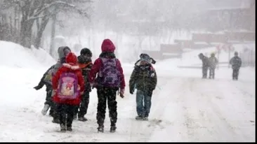 Școli închise în România! Părinții ar putea să aibă liber de la muncă!