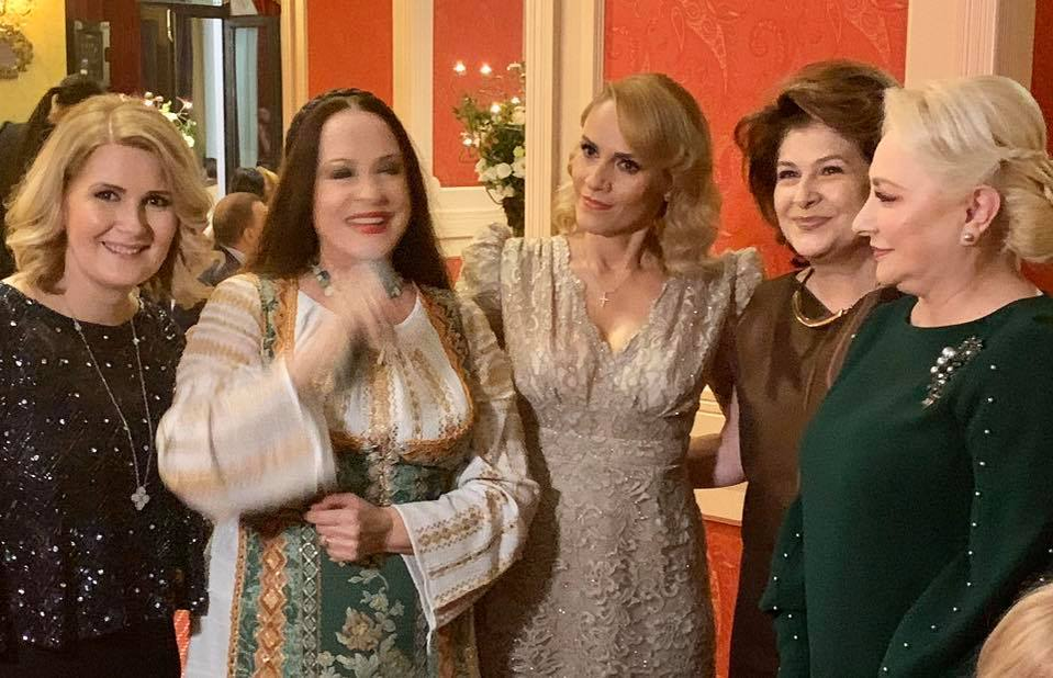 Cum s-a îmbrăcat Viorica Dăncilă la botezul fetiței Alessandrei Stoicescu