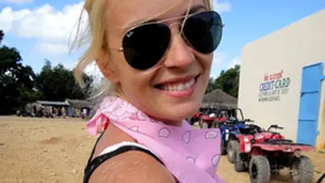 Diana Dumitrescu il rasfata pe iubitul ei cu creveti cu usturoi si menta pe pat de orez! Afla reteta delicioasa!