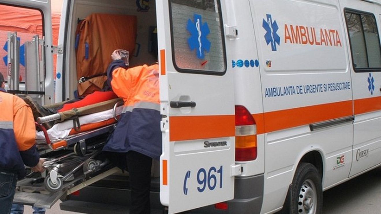 Sfârșit tragic. Un bărbat a fost strivit de un utilaj care încărca betoane într-o fabrică din Neamţ