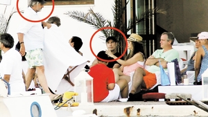 S-au relaxat in insulele grecesti. De Niro si Travolta, impreuna in vacanta