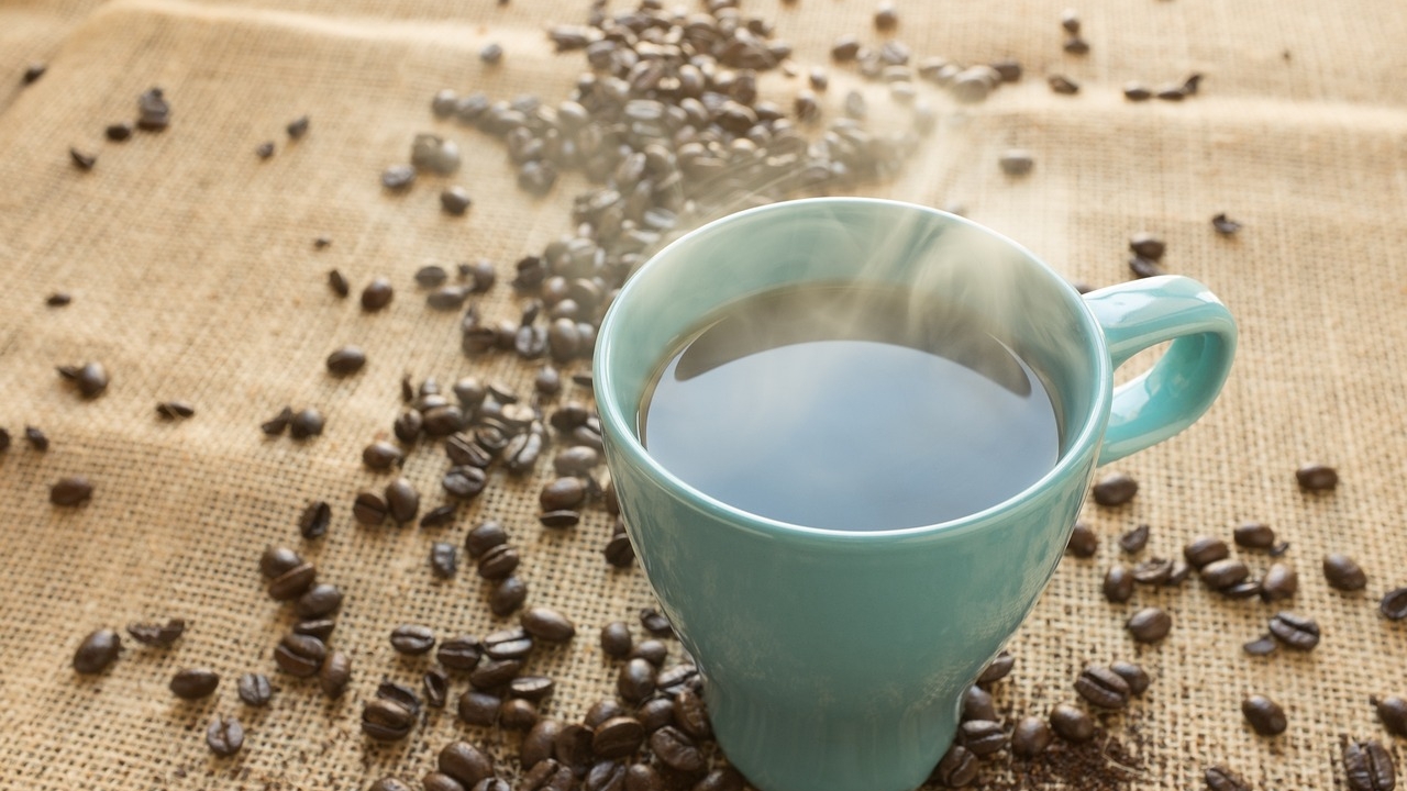 Produsul care poate înlocui cafeaua de dimineață! Este mai sănătos, reduce tensiunea arterială și îmbunătățește memoria