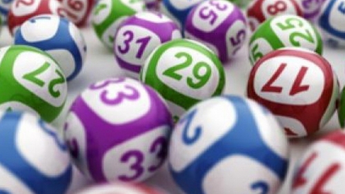 Tocmai a avut loc EXTRAGEREA la LOTO! Vezi daca ai avut noroc! Lista numerelor castigatoare