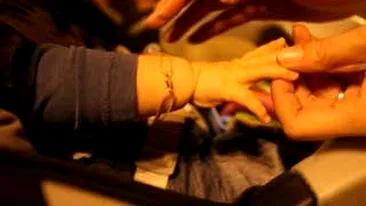 Baietelul lui Lucian Viziru poarta bratara sufletului pentru Andreea!