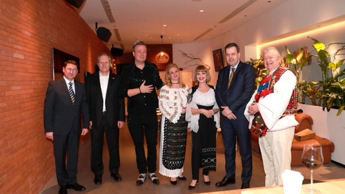 Imagini inedite cu Gheorghe Turda și alți artiști români în China