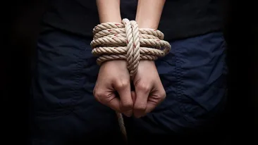 Un tânăr din Dolj a fost jefuit și sechestrat de fostul prieten al iubitei sale