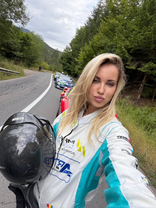 Otniela Sandu și ”Prințișorul asfaltului” nu se mai ascund! Au publicat prima fotografie de cuplu