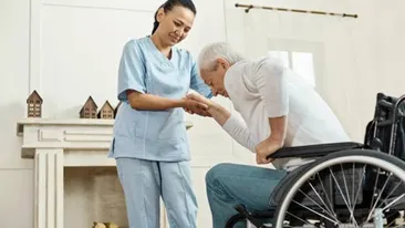Ce s-a întâmplat după ce o badantă româncă de 51 de ani s-a măritat cu italianul de 90 de ani pe care-l îngrijea. Ce au observat rudele pensionarului