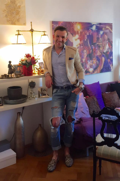 În brațele cui își găsește alinarea Stephan Pelger, după ce a fost bătut și jefuit la Cannes