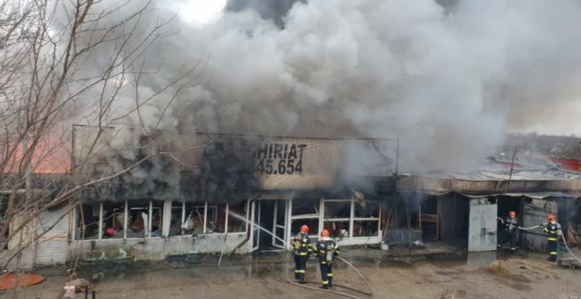 Incendiu puternic pe Iuliu Maniu din București. 8 autospeciale au intervenit pentru stingerea flăcărilor