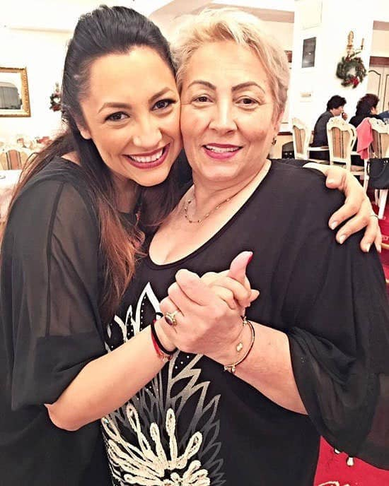 Andra, mesaj sfâșietor de ziua mamei sale: “Câtă grijă a avut de mine si de frații mei….”. Elena Mihai a izbucnit în plâns