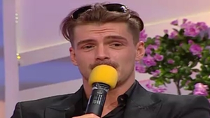 Teo Trandafir a innebunit cand a vazut asta! A pus o invitata sa-l deseneze pe Vladau si uite ce a iesit: "Asa il vezi tu"