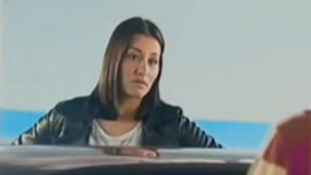 VIDEO Claudia Patrascanu s-a certat cu un arab! Barbatul i-a spart un geam de la masina cu o ranga si a vrut sa ii dea foc!