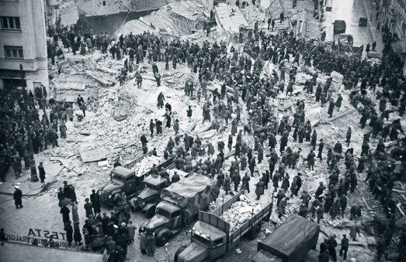 Imagini de colecţie de la cutremurul din 1977