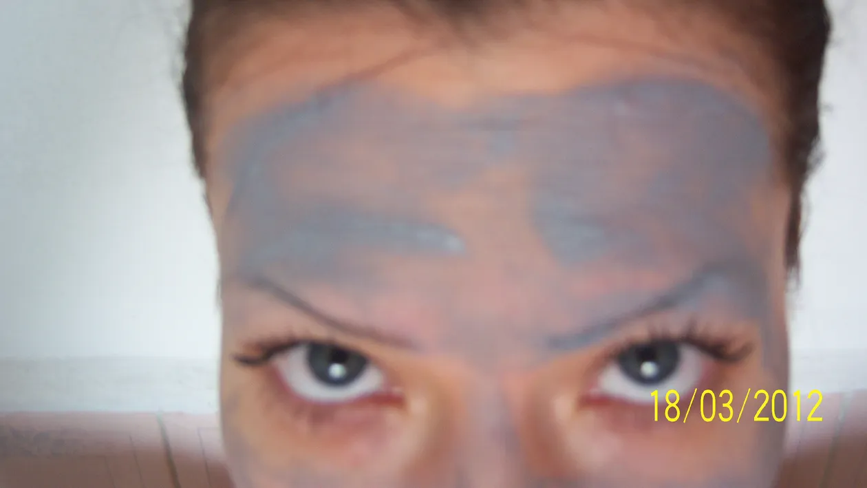 Este unsa cu toate alifiile! Simona Sensual arunca mii de lei pe creme cu aur si caviar.